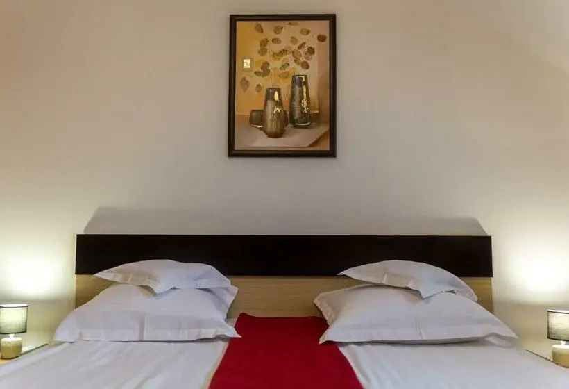 スーペリアールーム, Pensiunea Komodo