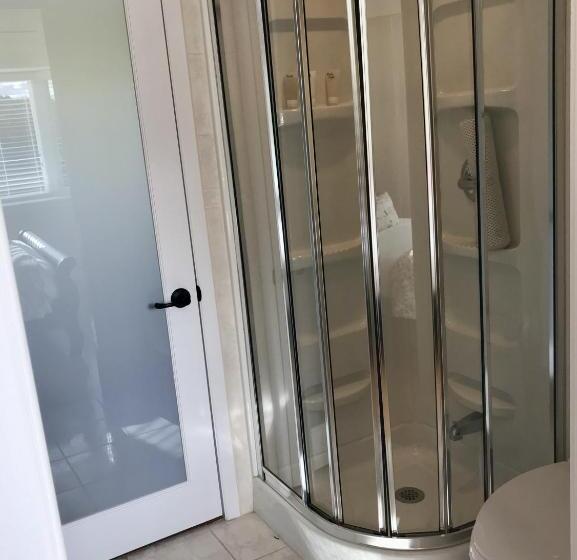 リバービュースイート, Auberge Tom B&b