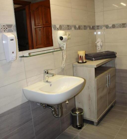 スタンダードルーム, Hegylánc Fogadó