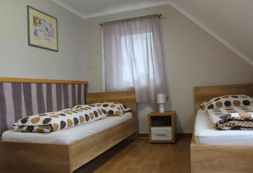 Standard-huone, Hegylánc Fogadó