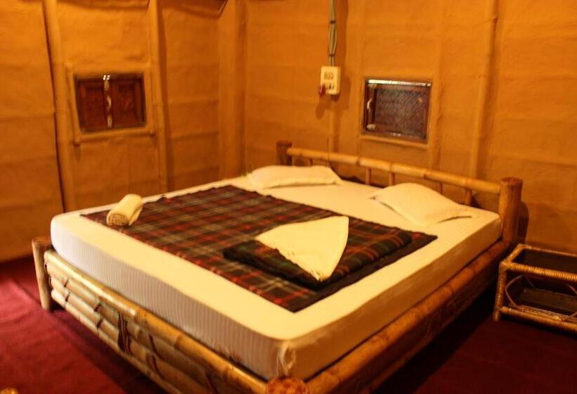 غرفة قياسية مزوَّدة بشُرفة, Nature Hunt Eco Camp