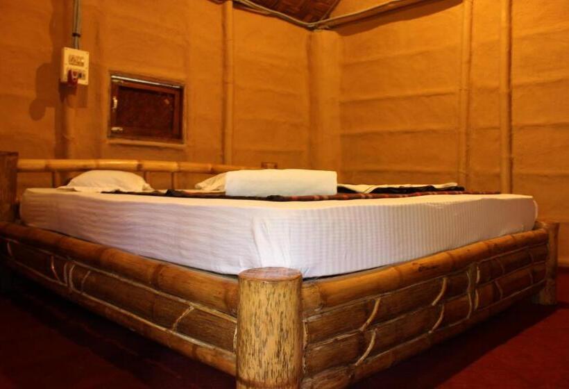 غرفة قياسية مزوَّدة بشُرفة, Nature Hunt Eco Camp