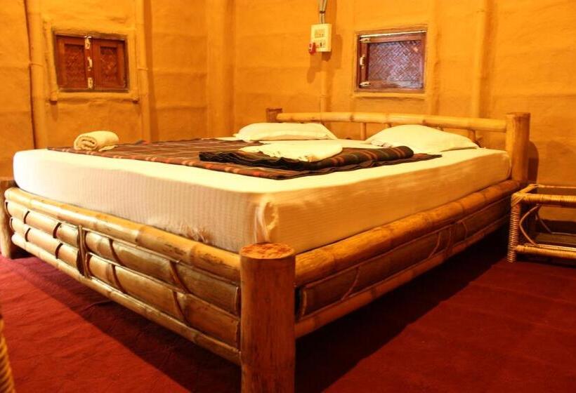 غرفة قياسية مزوَّدة بشُرفة, Nature Hunt Eco Camp