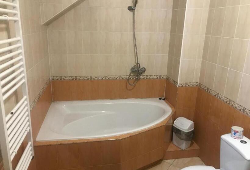 غرفة قياسية مزوَّدة بشُرفة, Domino