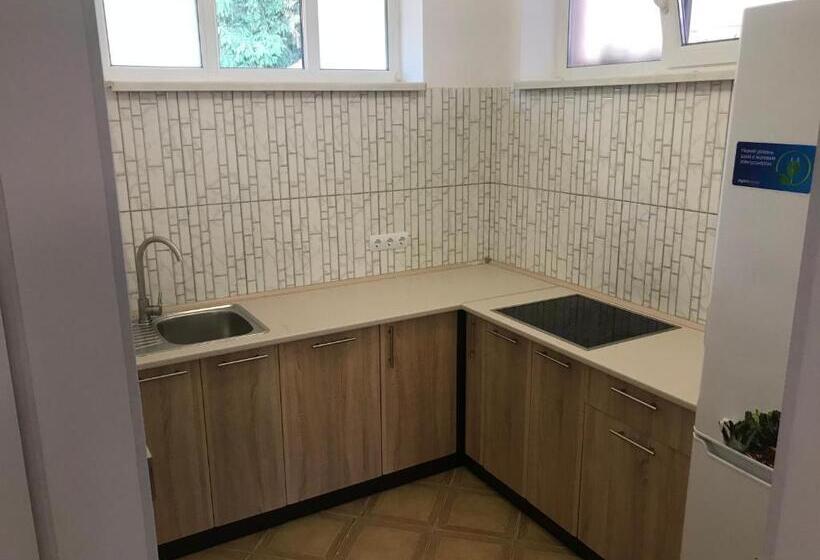 شقة غرفتين, Domino