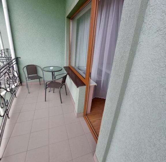 اتاق اکونومی, Pyate Koleso