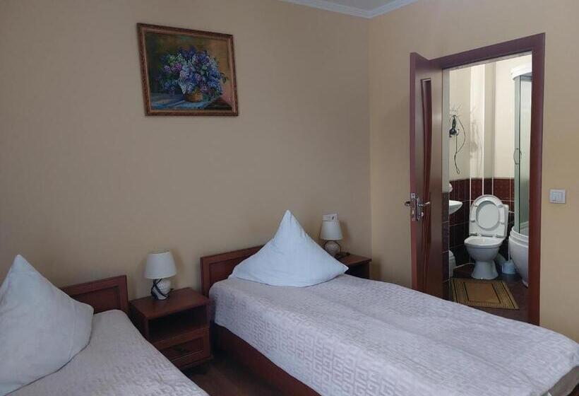 اتاق اکونومی, Pyate Koleso