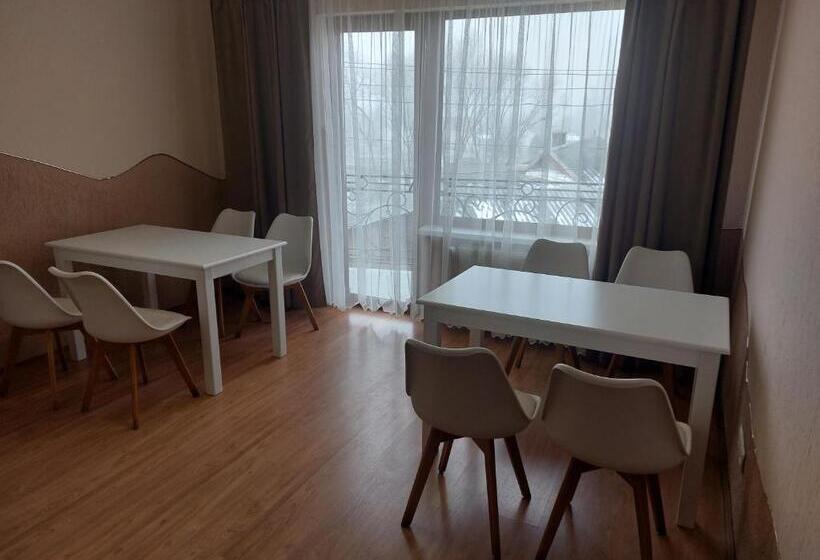 آپارتمان 2 خوابه, Pyate Koleso