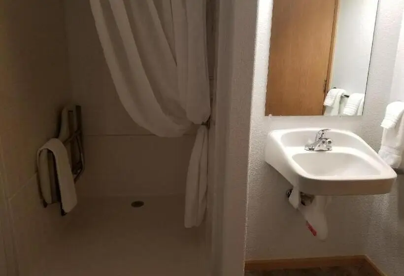 身障者適用スタンダードルーム, Howard's Motel