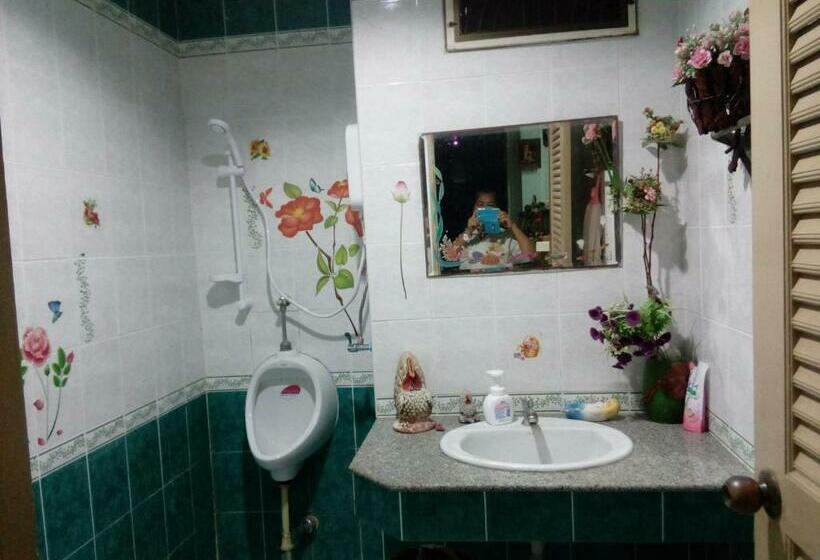 四人标准间, Daddy S Homestay