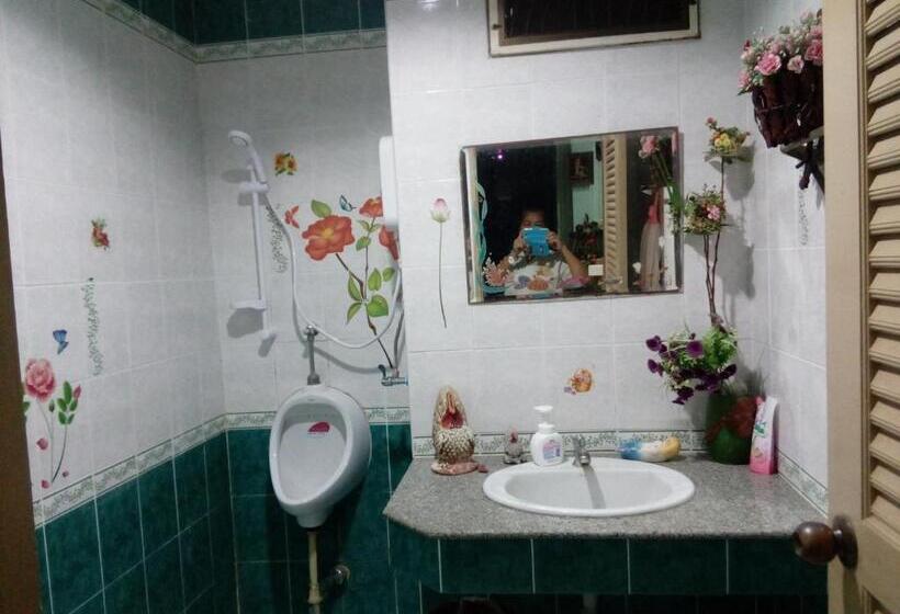 标准三人间, Daddy S Homestay