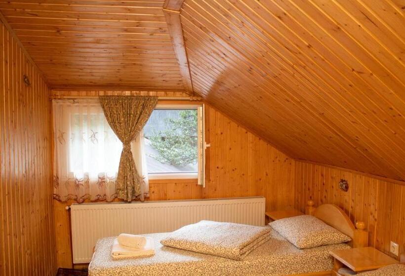 스탠다드 트리플 룸, Pensiunea Casa Ioana