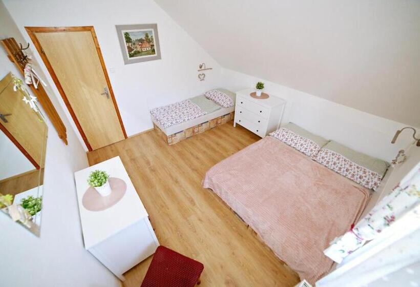 غرفة قياسية ثلاثية حمام مشترك, Restaurace A Pension Chalupa