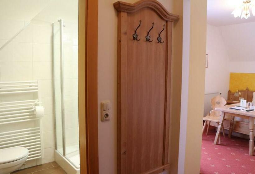 스탠다드 룸, Domittner