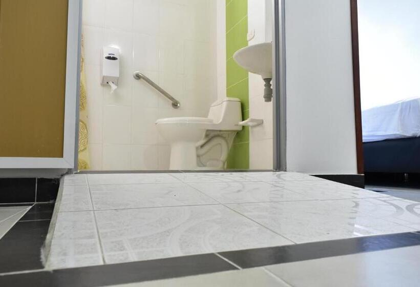 اتاق استاندارد با تخت بزرگ برای معلولان, El Principe Sede Campestre