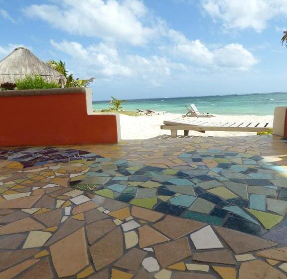 דירת חדר בקומת קרקע, Mayan Beach Garden