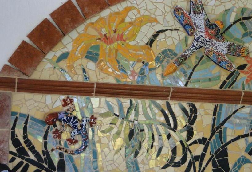 סטודיו דלוקס, Mayan Beach Garden