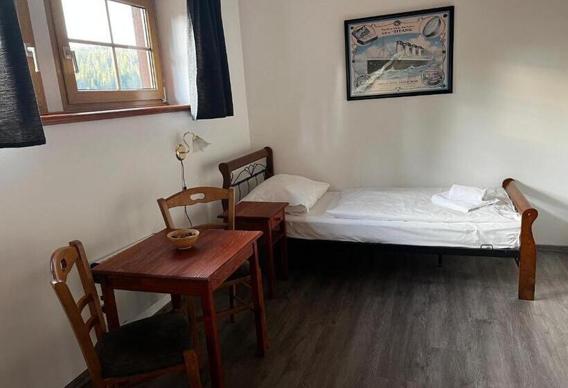 חיבור הדירה עם חדר שינה אחד, Modrava