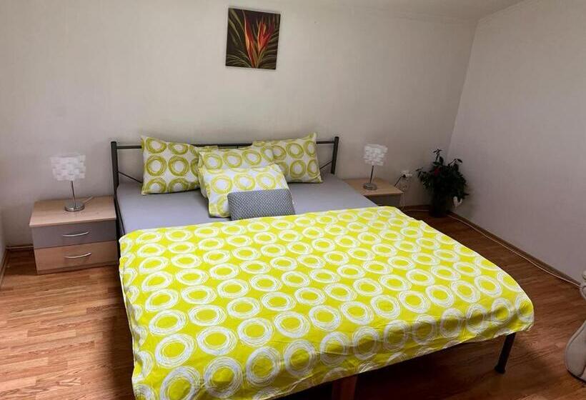 דירת חדר סופריור, Modrava