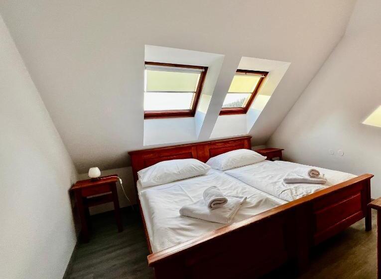 סוויטה, Modrava