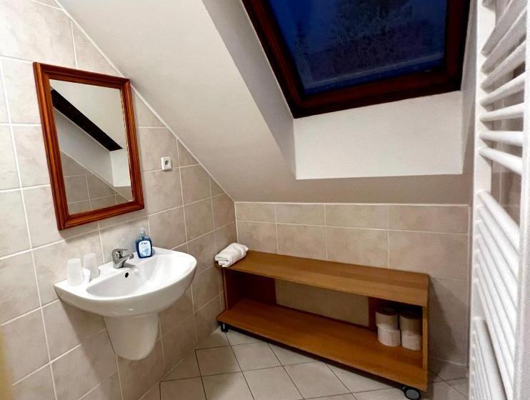 חיבור הדירה עם חדר שינה אחד, Modrava