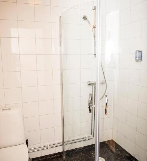 חדר סטנדרט לשלושה, Strand Golf