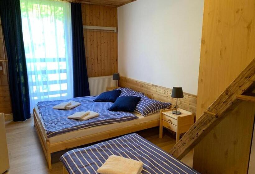 חדר סטנדרט לשלושה, Penzion A Restaurace Vyhlídka