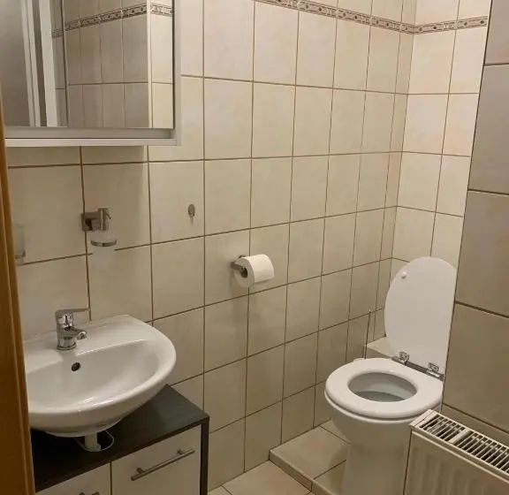 スタンダード４人部屋, Penzion A Restaurace Vyhlídka