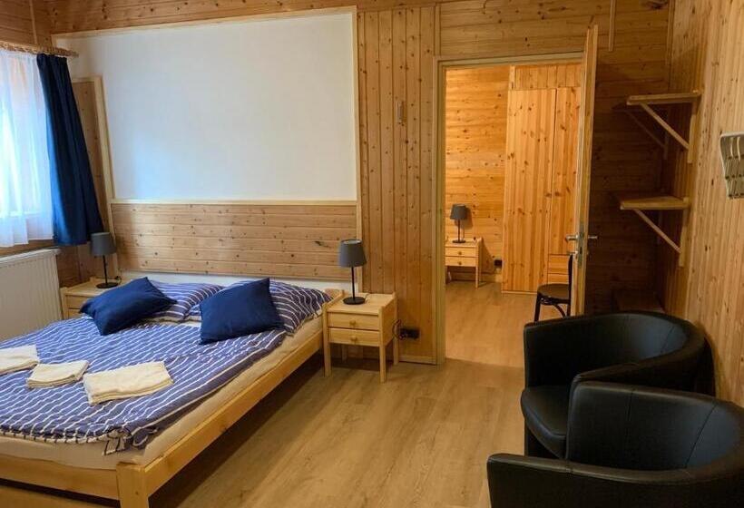 חדר סטנדרט לארבעה, Penzion A Restaurace Vyhlídka