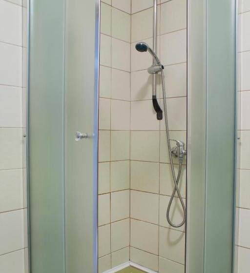 غرفة قياسية ثلاثية, Pura Vida