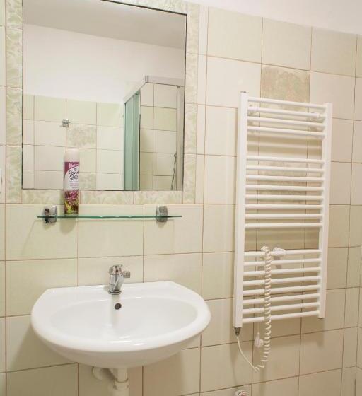 غرفة قياسية ثلاثية, Pura Vida