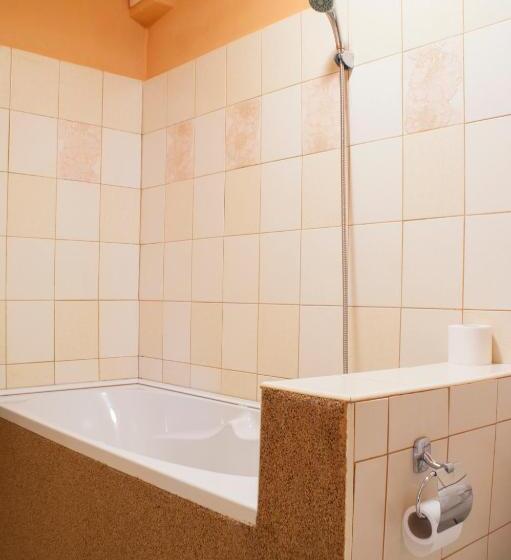 غرفة عادية خماسية, Pura Vida