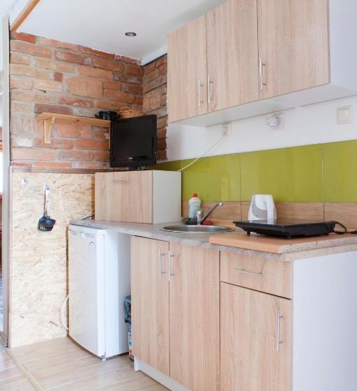 شقة غرفتين, Pura Vida