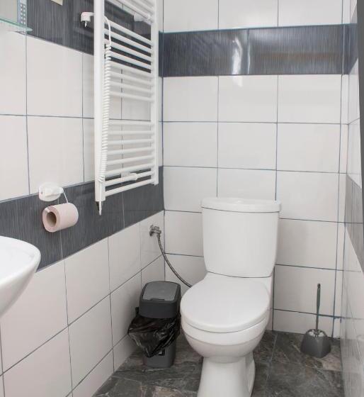 شقة غرفتين, Pura Vida