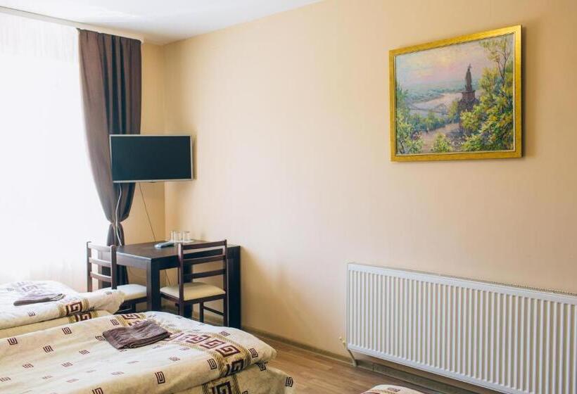 Трехместный Номер Deluxe, Berizka