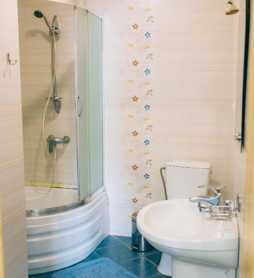 غرفة قياسية ثلاثية, Berizka