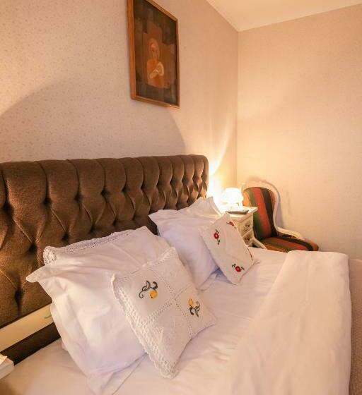 标准间, Hanul Ancutei