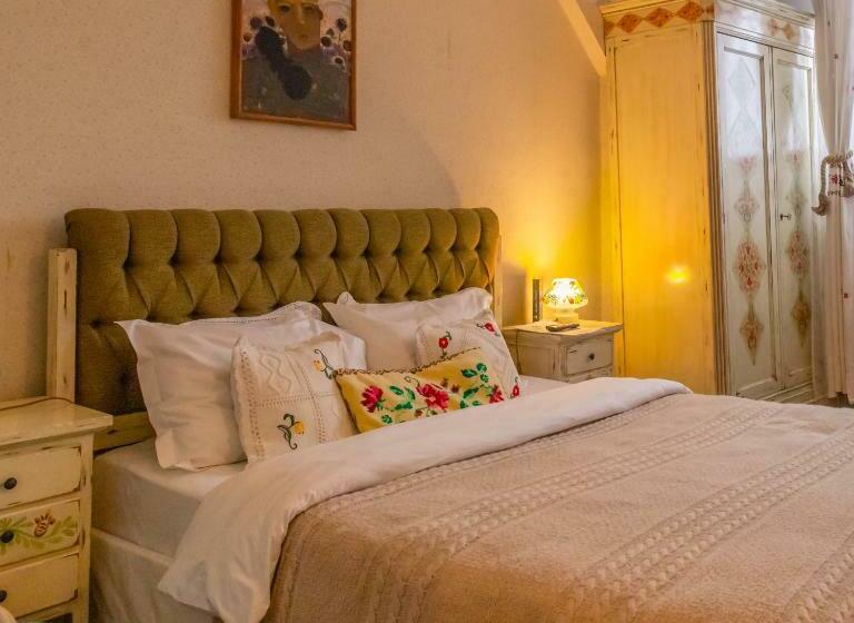 标准间, Hanul Ancutei