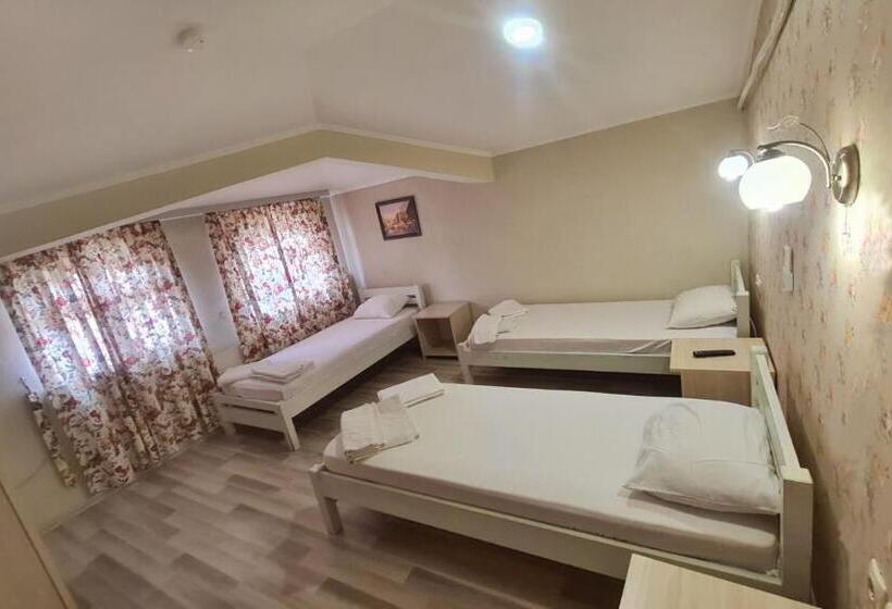 סוויטה עם טרסה, Divna