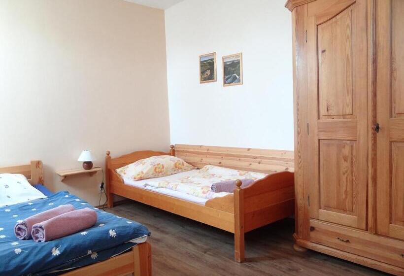 חדר סטנדרט לשלושה, Farma Růžová