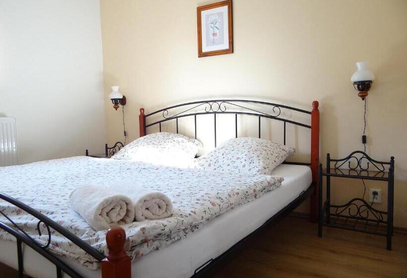 סוויטה, Farma Růžová