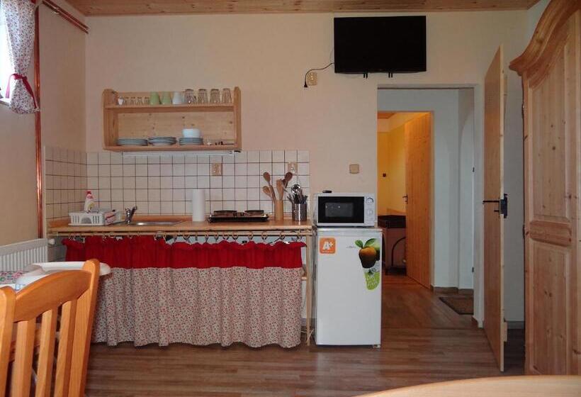 דירת שני חדרים, Farma Růžová