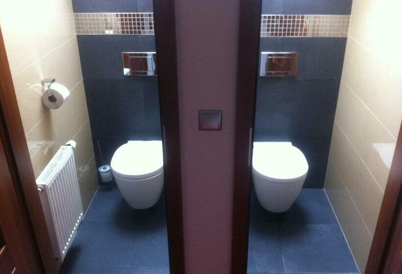 Négyágyas Standard Szoba, Krušnohorský Dvůr