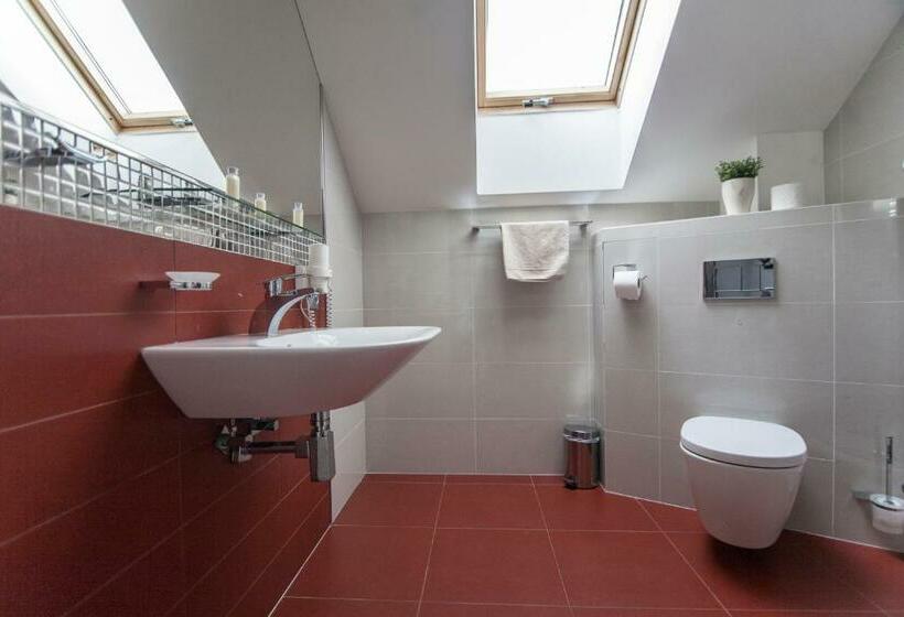 Deluxe Szoba, Krušnohorský Dvůr