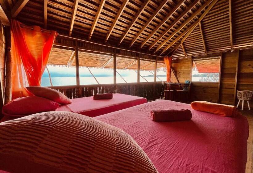 بنجلو عائلى مطل على البحر, Urraca Monkey Island Eco Resort