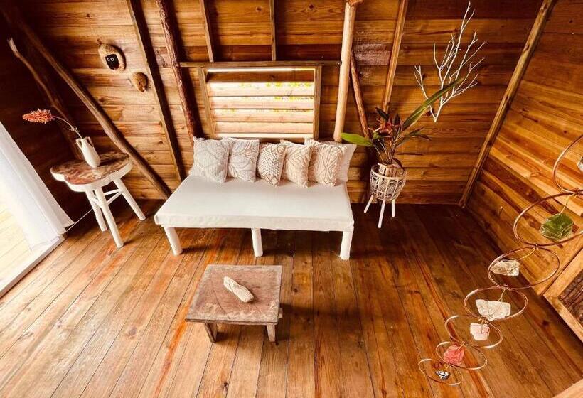 בקתה דלוקס, Urraca Monkey Island Eco Resort