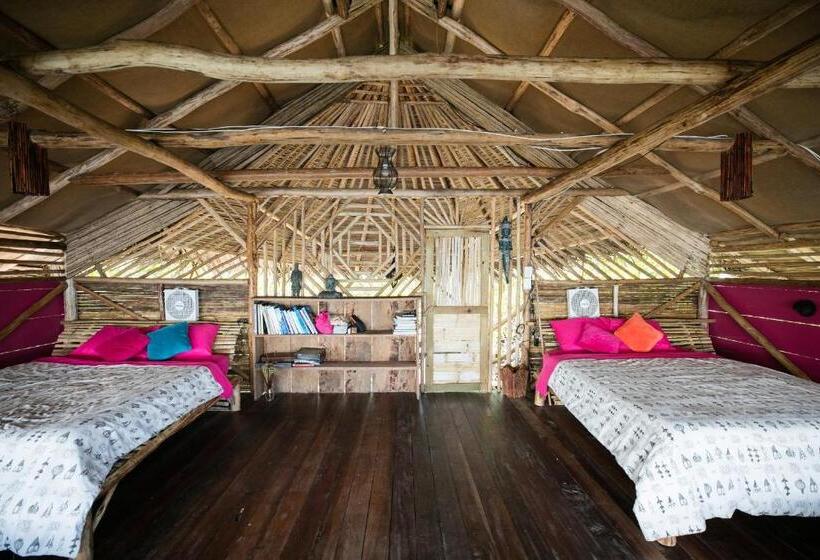 بنجلو عائلى مطل على البحر, Urraca Monkey Island Eco Resort