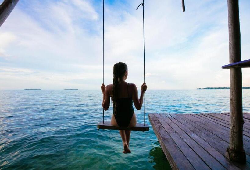 بنجلو عائلى مطل على البحر, Urraca Monkey Island Eco Resort