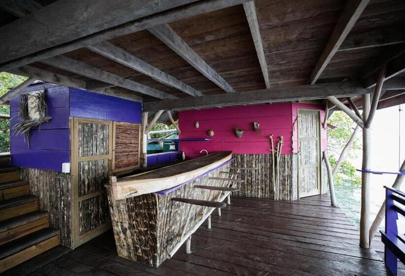 بنجلو عائلى مطل على البحر, Urraca Monkey Island Eco Resort