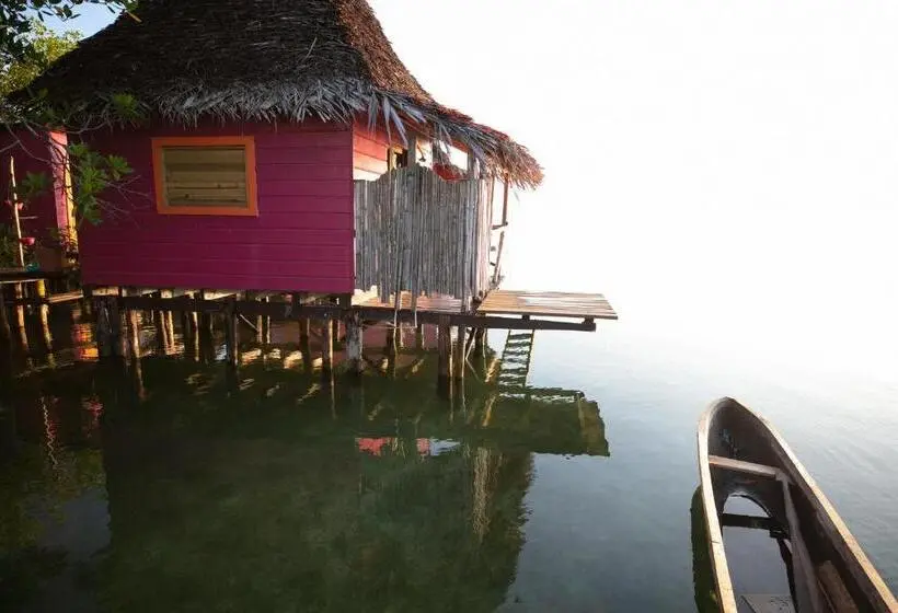 スタンダードバンガロー, Urraca Monkey Island Eco Resort